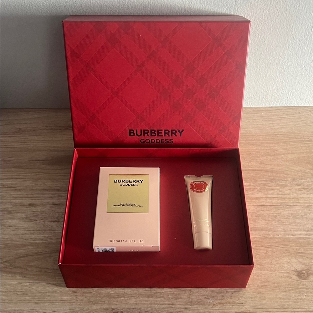 Burberry Goddess Red Gift Box Set